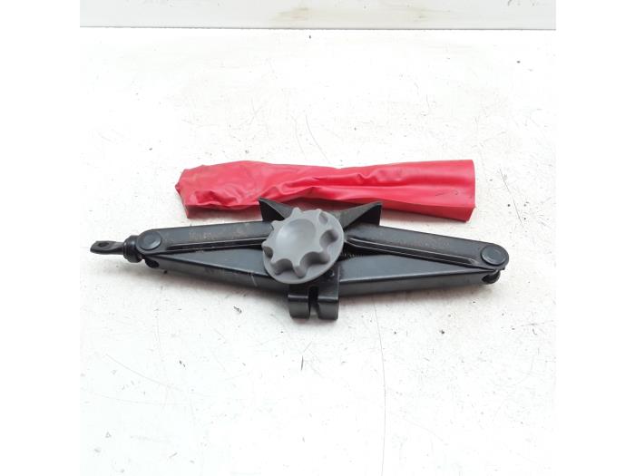 Car jack toyota yaris