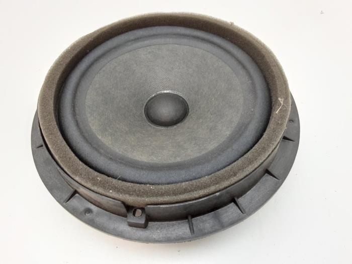 Speaker Suzuki Swift