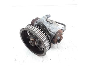 Gebruikte Dieselpomp Toyota Corolla Verso (R10/11) 2.0 D-4D 16V Prijs € 131,24 Margeregeling aangeboden door Japoto Parts B.V.