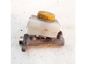 Gebruikte Hoofdremcilinder Subaru Forester (SG) 2.0 16V XT Prijs € 47,25 Margeregeling aangeboden door Japoto Parts B.V.