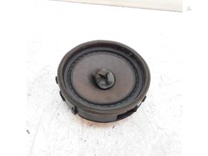 Gebruikte Luidspreker Mitsubishi Space Star (A0) 1.0 12V Prijs € 13,11 Margeregeling aangeboden door Japoto Parts B.V.