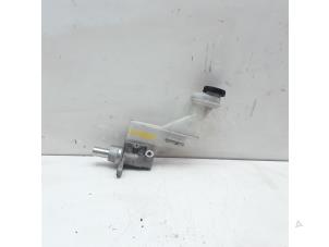 Gebruikte Hoofdremcilinder Nissan Qashqai (J10) 2.0 16V Prijs € 31,49 Margeregeling aangeboden door Japoto Parts B.V.