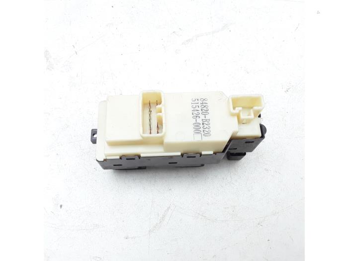 Combischakelaar ramen van een Daihatsu Cuore (L251/271/276) 1.0 12V DVVT 2008