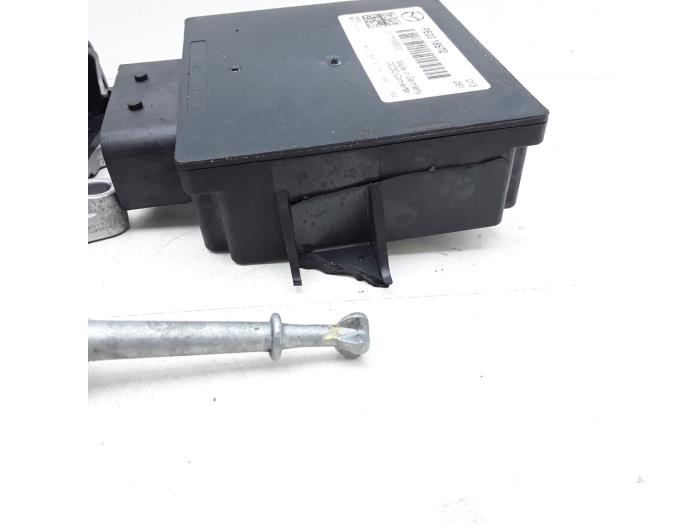 Kontaktslot + computer van een Mazda CX-3 (DJ/DK) 2.0 SkyActiv-G 120 2016