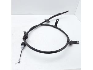 Gebruikte Handrem Kabel Kia Cee'd Sportswagon (JDC5) 1.6 CRDi 16V VGT Prijs € 15,71 Margeregeling aangeboden door Japoto Parts B.V.