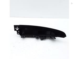 Gebruikte Display Interieur Mazda 3 Sport (BL14/BLA4/BLB4) 1.6i MZR 16V Prijs € 36,74 Margeregeling aangeboden door Japoto Parts B.V.