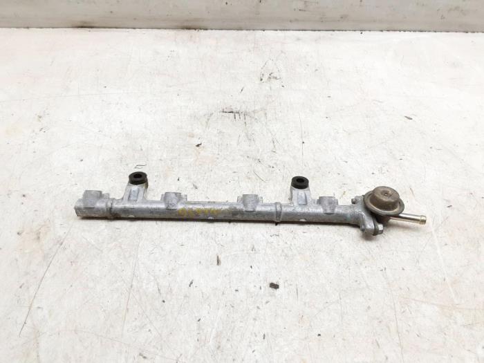 Gebruikte Injector brug Daihatsu Sirion 2 (M3) 1.3 16V DVVT Prijs € 20,95 Margeregeling aangeboden door Japoto Parts B.V.