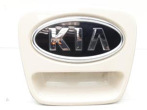 Gebruikte Achterklep Handgreep Kia Soul I (AM) 1.6 CVVT 16V Prijs € 25,00 Margeregeling aangeboden door Japoto Parts B.V.