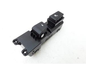 Nieuwe Raam schakelaar elektrisch Hyundai Tucson (TL) 2.0 CRDi 16V 2WD Prijs € 28,59 Inclusief btw aangeboden door Japoto Parts B.V.