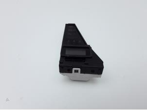 Gebruikte Display Interieur Toyota C-HR (X1,X5) 1.8 16V Hybrid Prijs € 212,17 Inclusief btw aangeboden door Japoto Parts B.V.