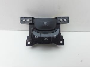 Gebruikte Schakelaar handrem Toyota C-HR (X1,X5) 1.8 16V Hybrid Prijs € 31,70 Inclusief btw aangeboden door Japoto Parts B.V.