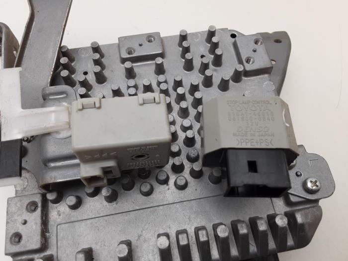Esp computer van een Toyota Prius (NHW20) 1.5 16V 2008