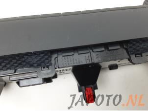 Gebruikte Kachel Bedieningspaneel Toyota RAV4 (A5) 2.5 Hybrid 16V Prijs € 149,00 Margeregeling aangeboden door Japoto Parts B.V.