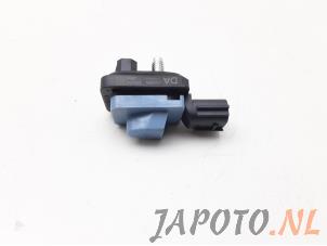Gebruikte Airbag Sensor Toyota RAV4 (A5) 2.5 Hybrid 16V Prijs € 31,49 Margeregeling aangeboden door Japoto Parts B.V.