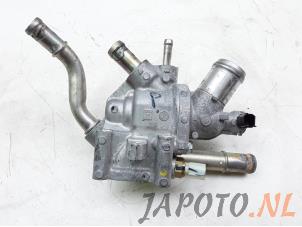 Gebruikte Thermostaathuis Honda Civic (FK6/7/8/9) 1.0i VTEC Turbo 12V Prijs € 51,45 Margeregeling aangeboden door Japoto Parts B.V.