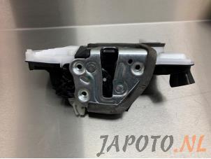 Gebruikte Deurslot Mechaniek 4Deurs rechts-voor Honda Civic (FK6/7/8/9) 1.0i VTEC Turbo 12V Prijs € 64,95 Margeregeling aangeboden door Japoto Parts B.V.