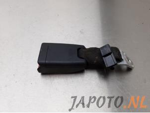 Gebruikte Veiligheidsgordel Insteek links-achter Toyota Aygo (B40) 1.0 12V VVT-i Prijs € 14,95 Margeregeling aangeboden door Japoto Parts B.V.
