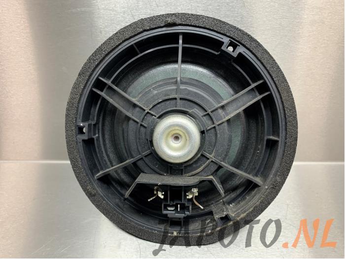 Speaker Suzuki Swift