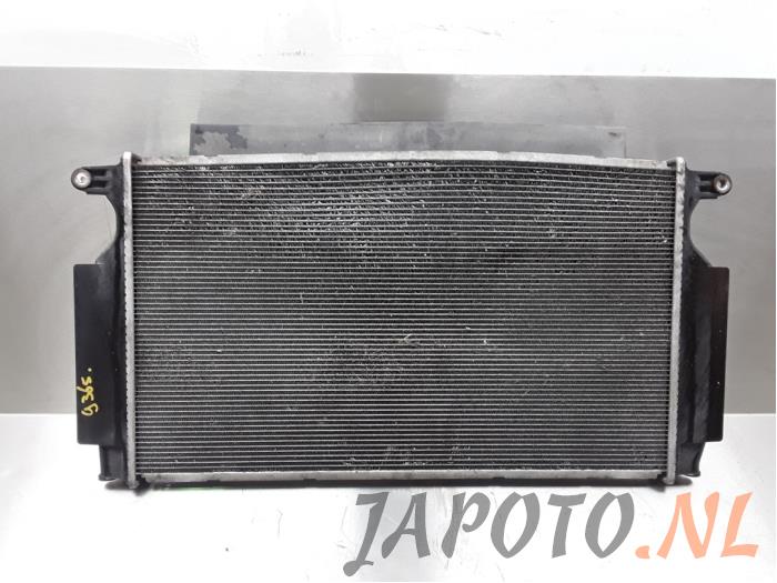 Radiateur van een Toyota Verso 2.0 16V D-4D-F 2011