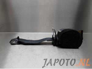 Gebruikte Veiligheidsgordel rechts-achter Toyota Yaris III (P13) 1.33 16V Dual VVT-I Prijs € 29,95 Margeregeling aangeboden door Japoto Parts B.V.