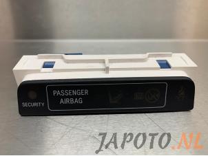 Gebruikte Display Interieur Toyota Verso 1.8 16V VVT-i Prijs € 63,46 Inclusief btw aangeboden door Japoto Parts B.V.