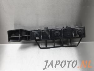 Gebruikte Bumpersteun links-achter Kia Venga 1.6 CVVT 16V Prijs € 15,70 Margeregeling aangeboden door Japoto Parts B.V.