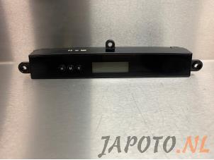 Gebruikte Display Interieur Hyundai Santa Fe II (CM) 2.2 CRDi 16V 4x4 Prijs € 26,20 Margeregeling aangeboden door Japoto Parts B.V.