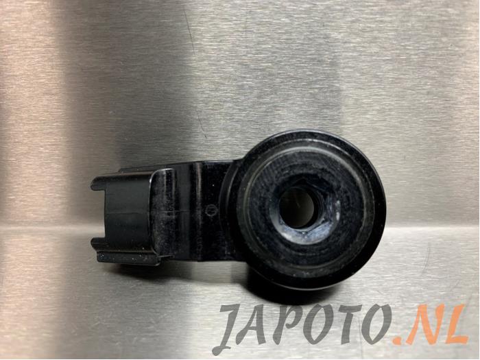 Pingelsensor van een Toyota Yaris II (P9) 1.33 16V Dual VVT-I 2010