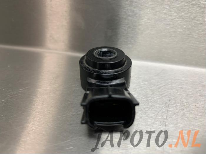 Pingelsensor van een Toyota Yaris II (P9) 1.33 16V Dual VVT-I 2010