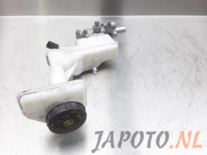 Hoofdremcilinder van een Nissan Qashqai (J11) 1.5 dCi DPF 2014