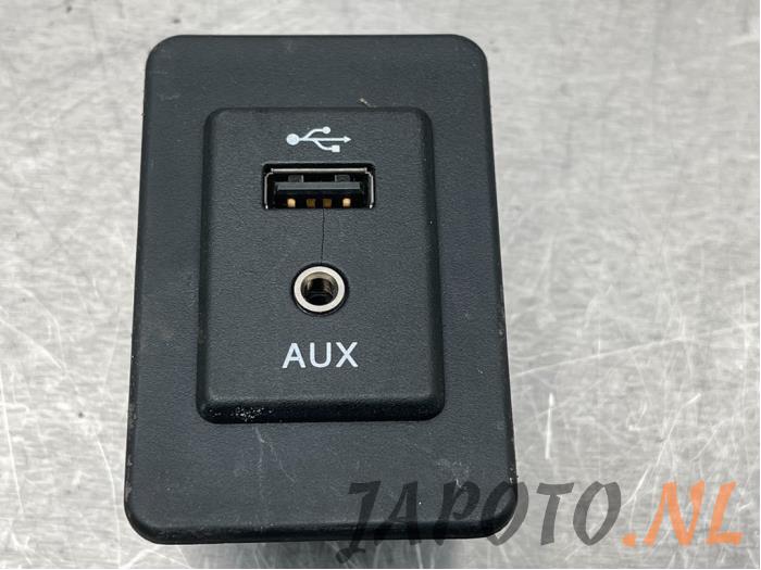 AUX/USB Nissan Note