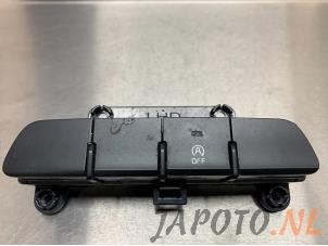 Gebruikte Schakelaar Kia Rio IV (YB) 1.0i T-GDi 100 12V Prijs € 19,95 Margeregeling aangeboden door Japoto Parts B.V.