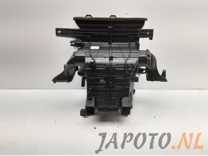 Gebruikte Chaufagebak Kia Rio IV (YB) 1.0i T-GDi 100 12V Prijs € 74,99 Margeregeling aangeboden door Japoto Parts B.V.