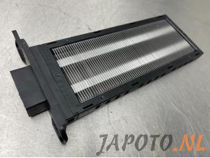 Gebruikte Kachel Verwarmingselement Kia Rio IV (YB) 1.0i T-GDi 100 12V Prijs € 34,95 Margeregeling aangeboden door Japoto Parts B.V.