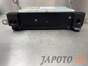 Gebruikte CD Speler Toyota iQ 1.0 12V VVT-i Prijs € 49,95 Margeregeling aangeboden door Japoto Parts B.V.