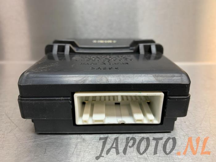 BCM van een Lexus GS (..S16) 430 4.3 32V VVT-i 2002