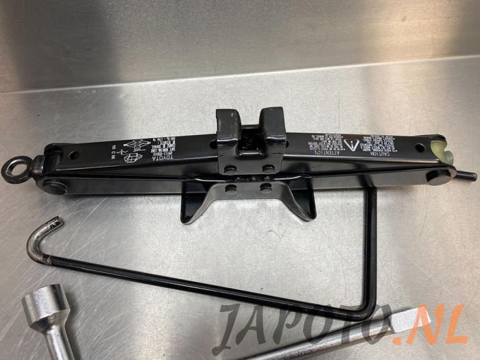 Jack Toyota Corolla Japanese & Korean auto parts