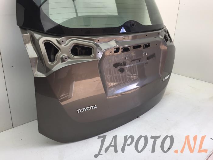 Tailgate Toyota Rav4