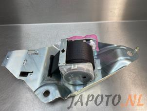 Gebruikte Veiligheidsgordel midden-achter Toyota RAV4 (A4) 2.0 D-4D 16V 4x2 Prijs € 59,00 Margeregeling aangeboden door Japoto Parts B.V.