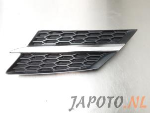 Gebruikte Grille Toyota RAV4 (A4) 2.0 D-4D 16V 4x2 Prijs € 24,95 Margeregeling aangeboden door Japoto Parts B.V.