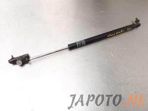 Gebruikte Motorkapdemper links Subaru Forester (SH) 2.0D Prijs € 19,00 Inclusief btw aangeboden door Japoto Parts B.V.