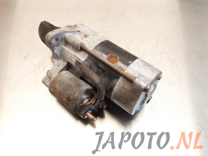 Startmotor van een Subaru Forester (SH) 2.0D 2012