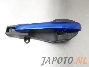 Gebruikte Portiergreep 4Deurs links-achter Mazda CX-7 2.3 MZR DISI Turbo 16V Prijs € 20,95 Margeregeling aangeboden door Japoto Parts B.V.