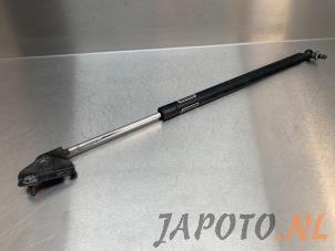 Gebruikte Gasdemper Motorkap rechts Subaru Forester (SH) 2.0D Prijs € 15,70 Margeregeling aangeboden door Japoto Parts B.V.