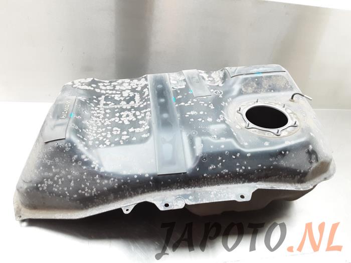 Tank Mitsubishi Outlander
