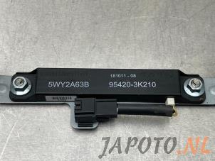 Gebruikte Keyless entry antenne Hyundai iX35 (LM) 1.6 GDI 16V Prijs € 34,95 Margeregeling aangeboden door Japoto Parts B.V.