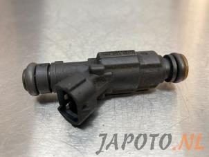 Gebruikte Injector (benzine injectie) Kia Carens III (FG) 2.0i CVVT 16V Prijs € 14,95 Margeregeling aangeboden door Japoto Parts B.V.