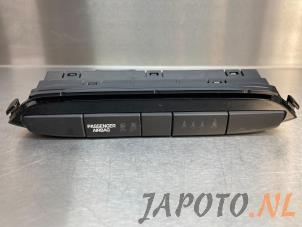 Gebruikte Display Interieur Hyundai i20 (GBB) 1.0 T-GDI 100 12V Prijs € 62,95 Margeregeling aangeboden door Japoto Parts B.V.