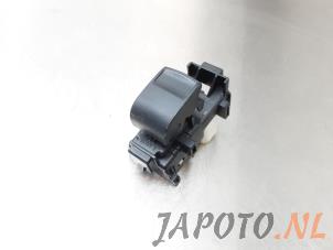 Gebruikte Ruit schakelaar elektrisch Subaru Trezia 1.33 16V Dual VVT-I Prijs € 14,95 Margeregeling aangeboden door Japoto Parts B.V.