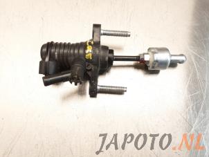 Gebruikte Koppeling Hoofd Cilinder Subaru Trezia 1.33 16V Dual VVT-I Prijs € 26,20 Margeregeling aangeboden door Japoto Parts B.V.